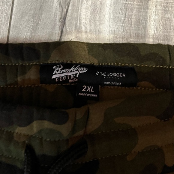 BROOKLYN CLOTH GREEN CAMO JOGGERS - Picture 2 of 4